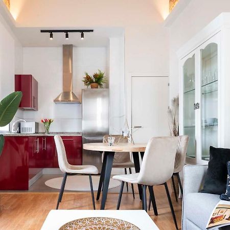 Apartamento Familiar Nuevo De Diseno En La Mejor Zona De Triana, Parking Included Seville Exterior photo